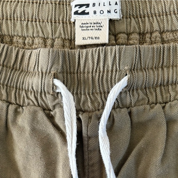 4/$20 BILLABONG Road Trippin’ Shorts - Picture 3 of 5